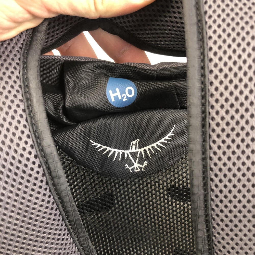 Osprey Daylite Backpack Gray Hiking Daypack Bag Hydration H2O Compatible