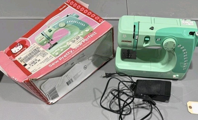 Janome Hello Kitty Sewing Machine Model 11706 with Cord and Pedal