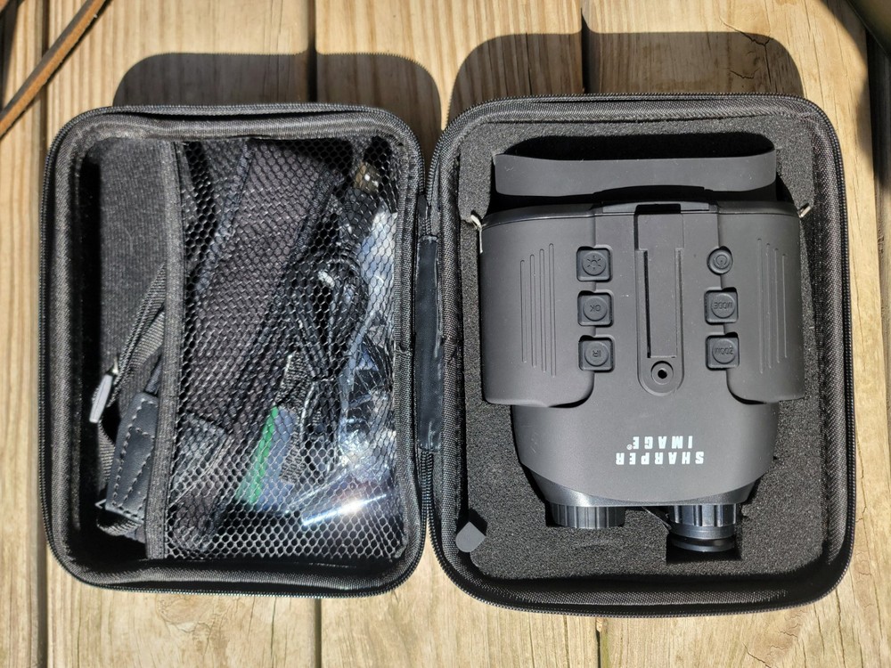 Sharper Image True Night Vision Binoculars IR Illuminator Black Carrying Case