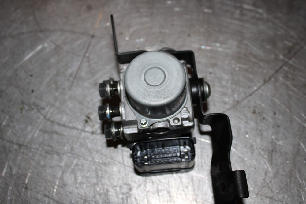 19 KAWASAKI NINJA 400 EX400 ABS OEM ABS PUMP UNIT MODULE