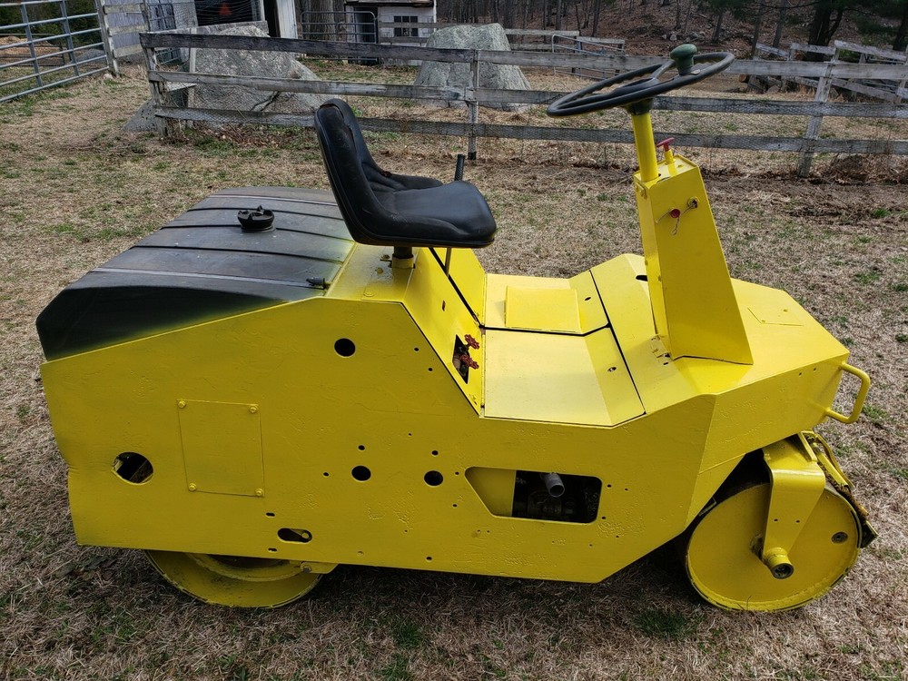 Vibrating Roller Compactor