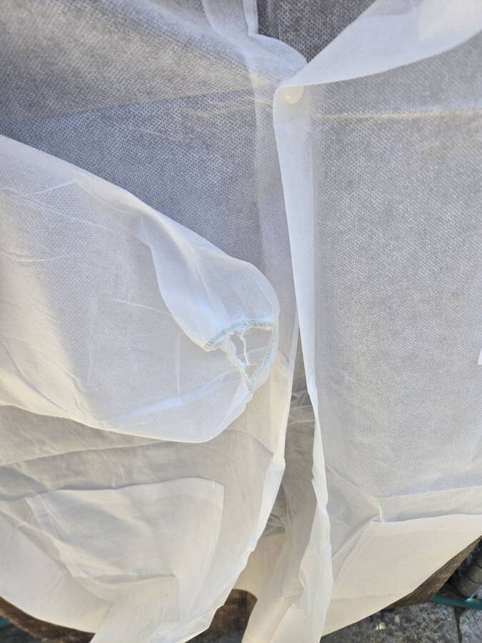 Lab Coat White Disposable Polypropylene 4 Buttons 3 Pockets Wholesale Lot (3)