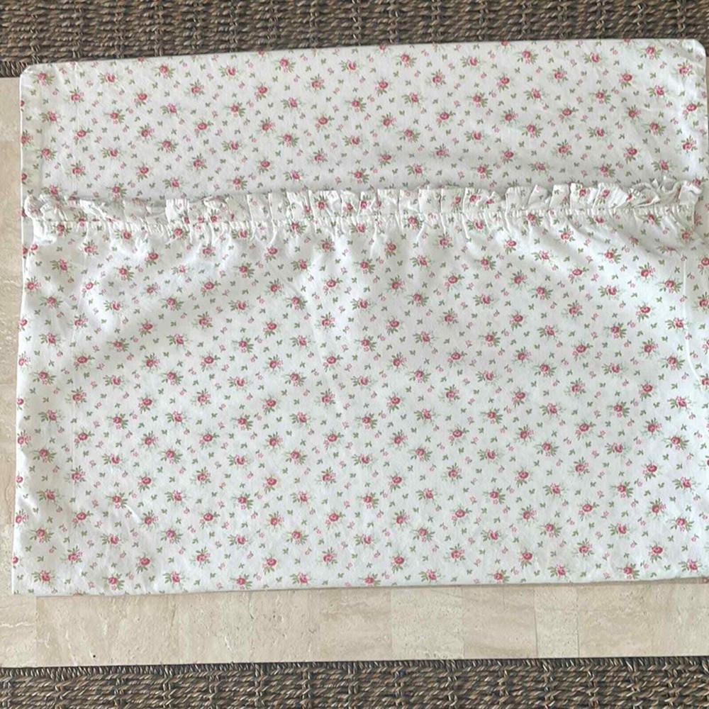 Vintage flowered ruffled pillowcase