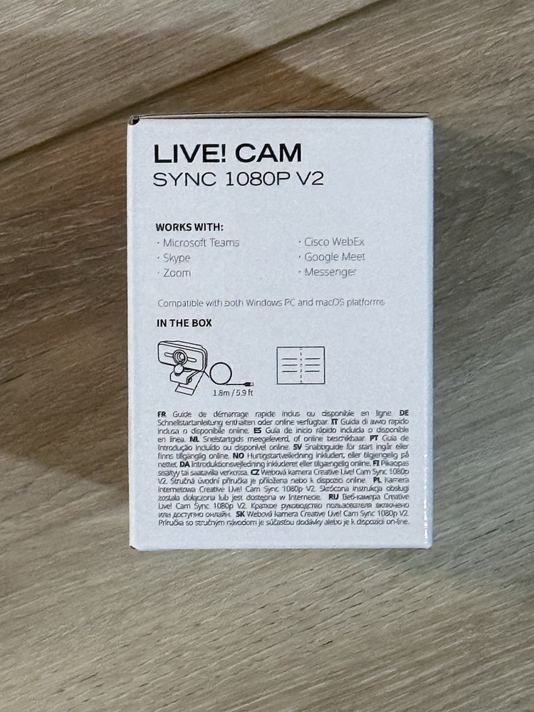 CREATIVE Live Cam Sync 1080p V2 Full HD Wide Angle USB Webcam with Automatic Mu