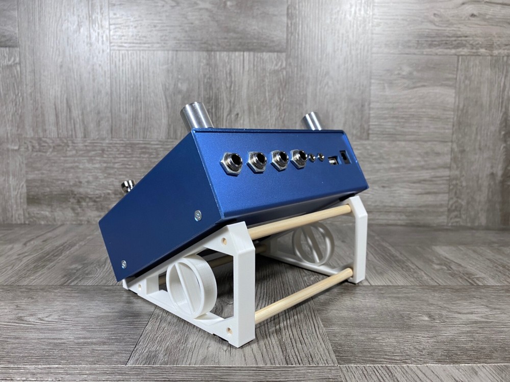 30º Angle Stand for Poly Effects Beebo / Digit - Guitar Effects - WHITE - USA