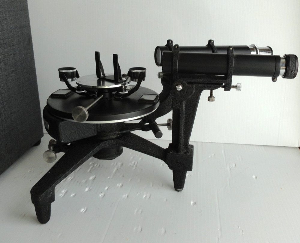 American Optical Spectrometer 4734