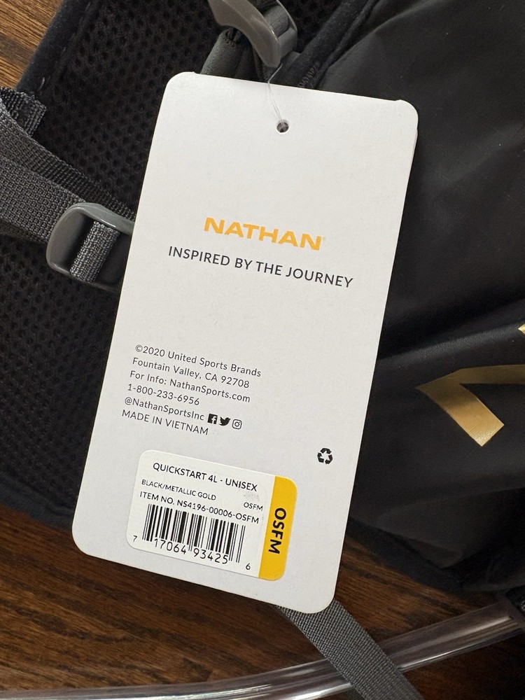 Nathan Speed Quickstart 4L Running Water Bottle Insulated Backpack Black
