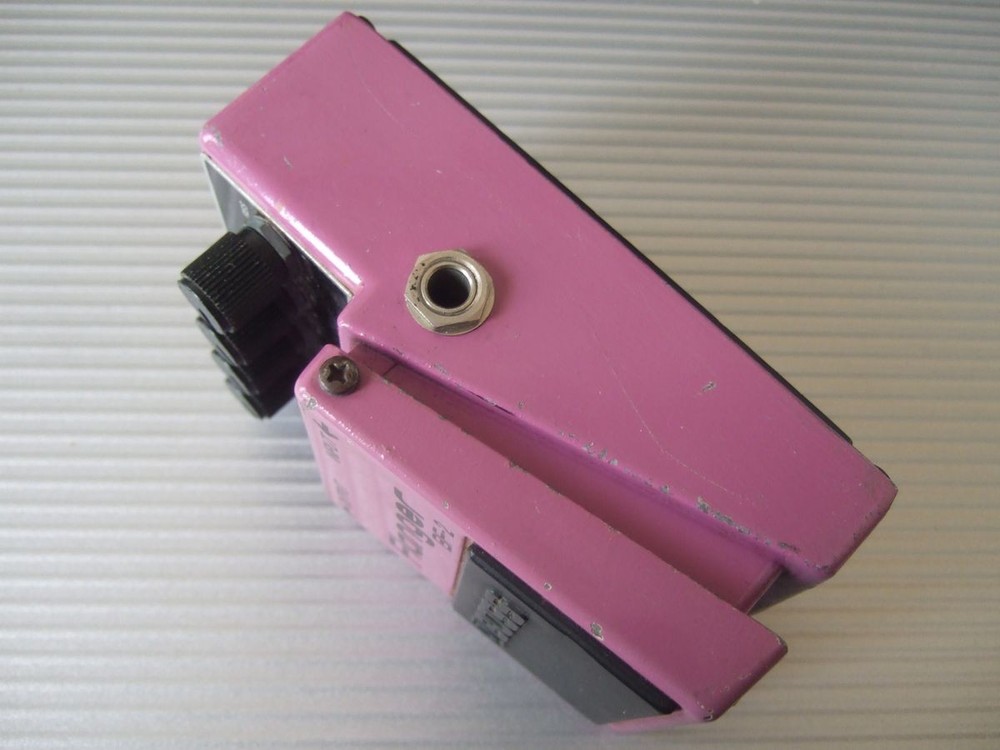 Silver screw BOSS BF-2 Flanger