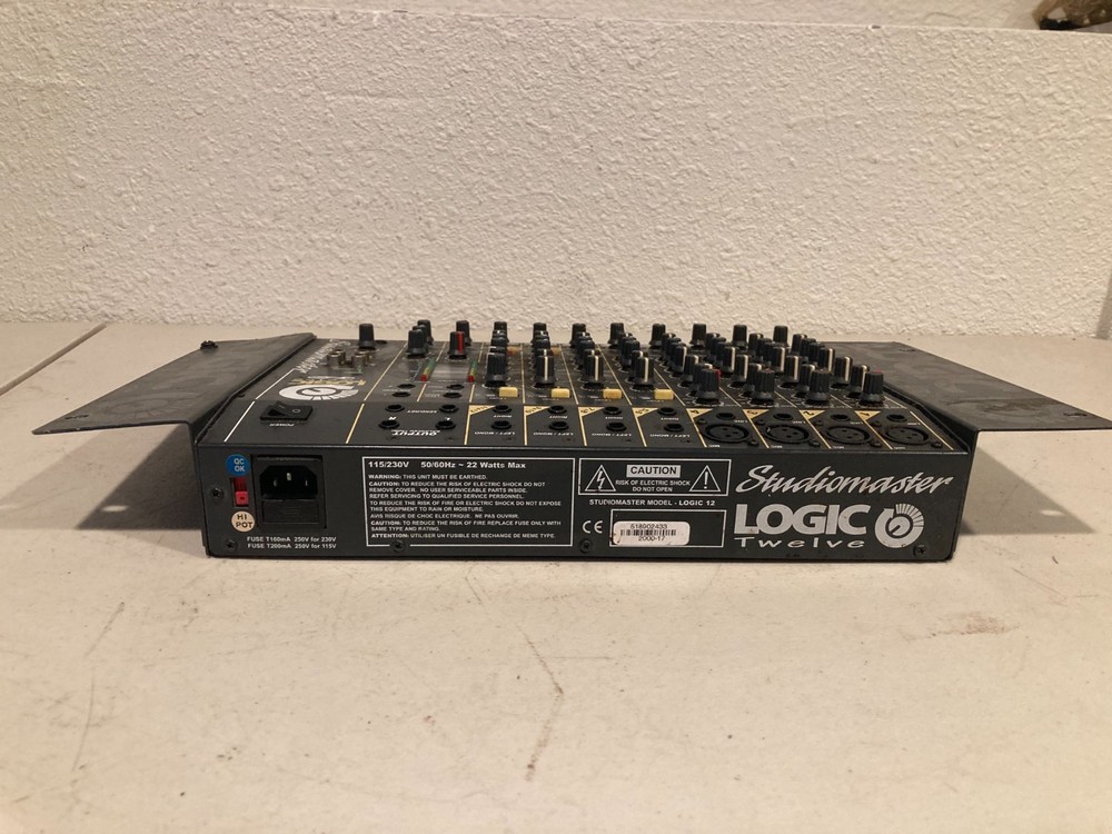 Studiomaster Logic Twelve Mixer