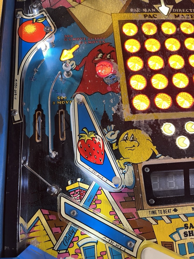 1982 BALLY MR AND MRS PACMAN PINBALL MACHINE PROF TECHS PLAYS GREAT