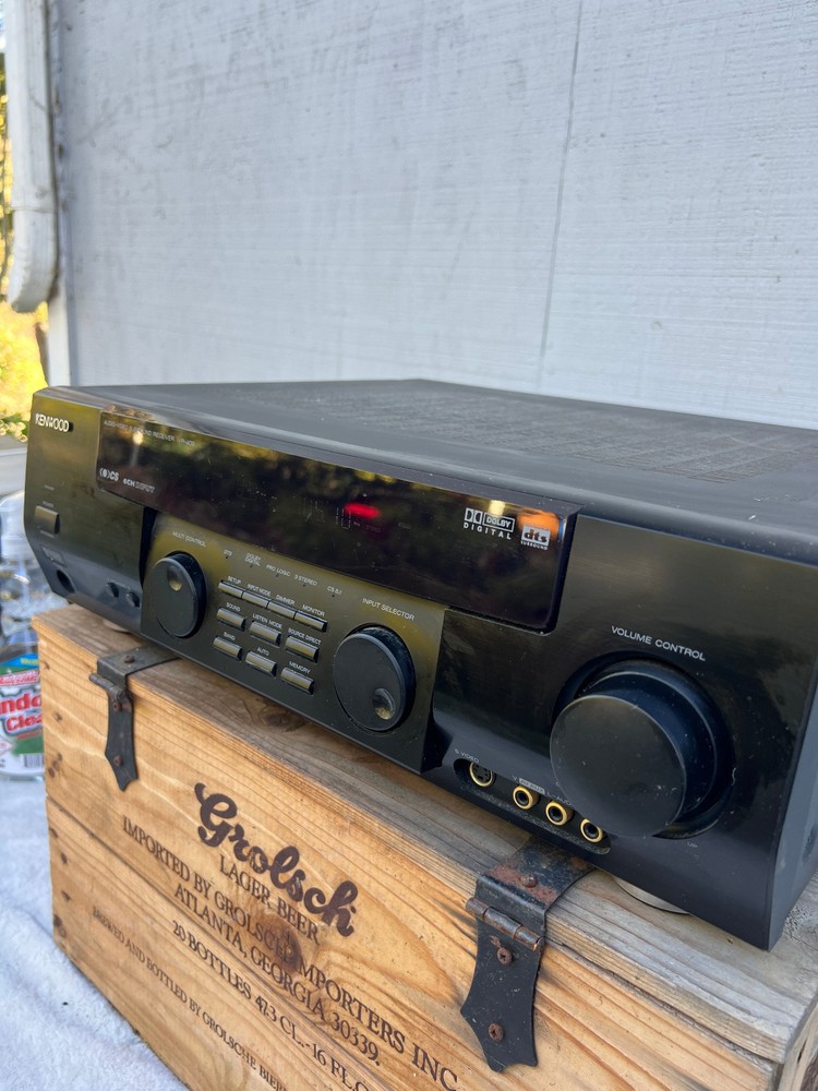 Kenwood VR-409 A/V Surround Receiver Powers On