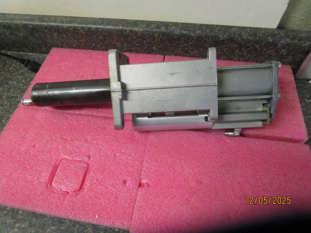 Nordson 3700V Hot Melt Adhesive System Component - Pump Assembly