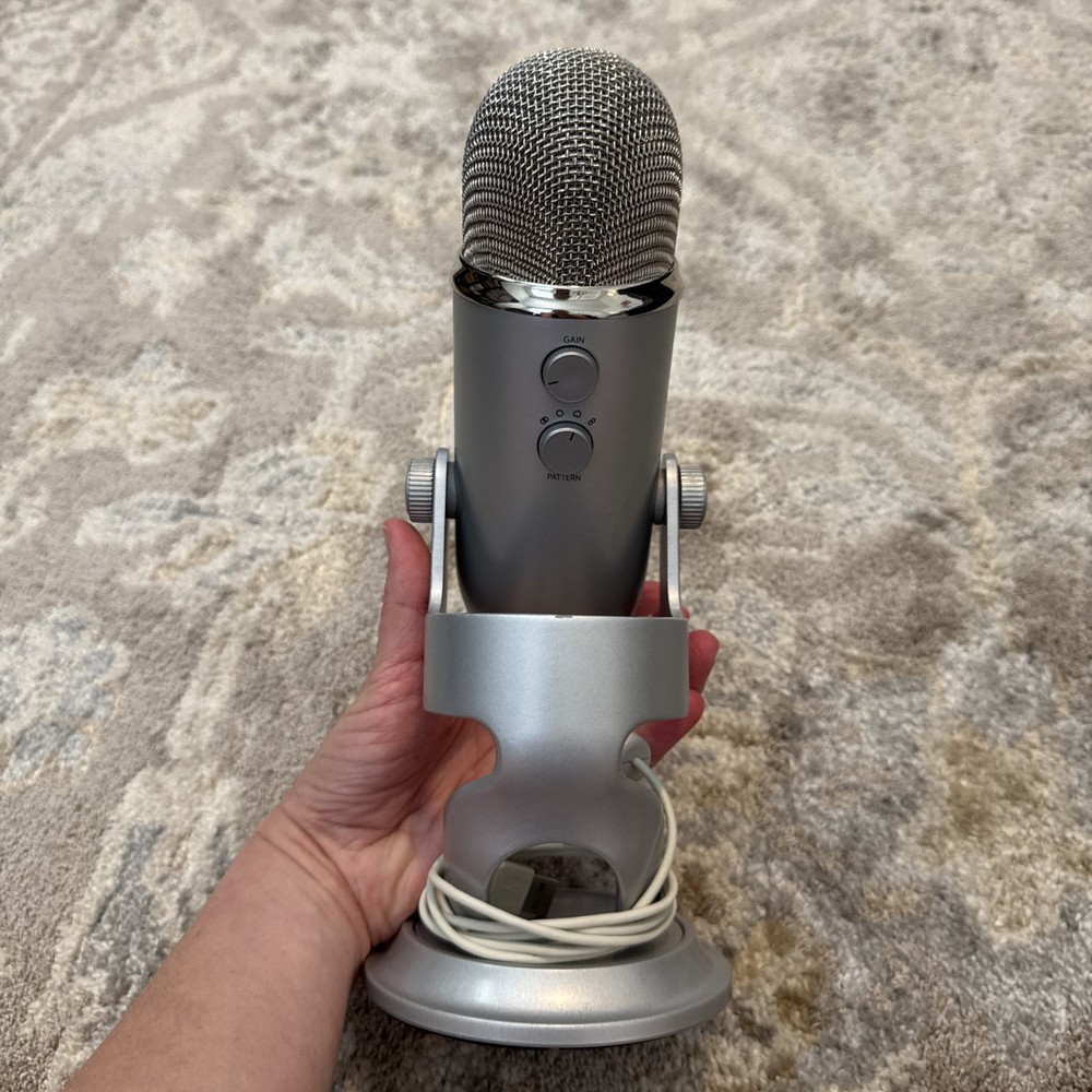 Logitech Blue Yeti USB Microphone Silver With Stand Tested Working