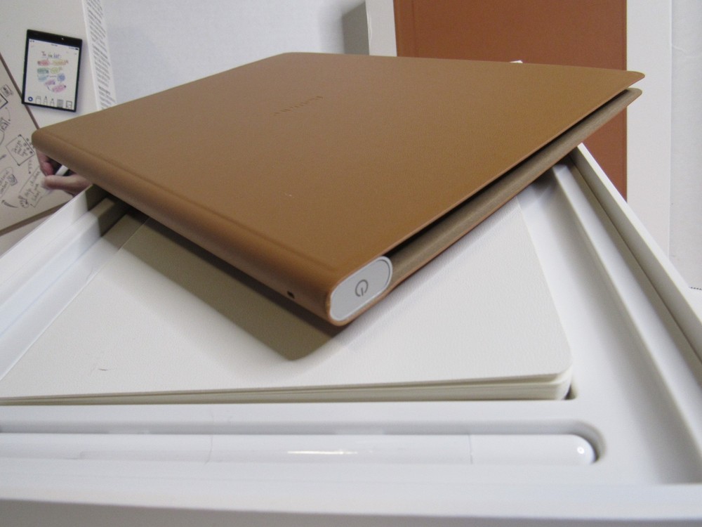 Royole RoWrite 2 Smart Writing Notebook With Real Paper Pen Writing! Great Shape