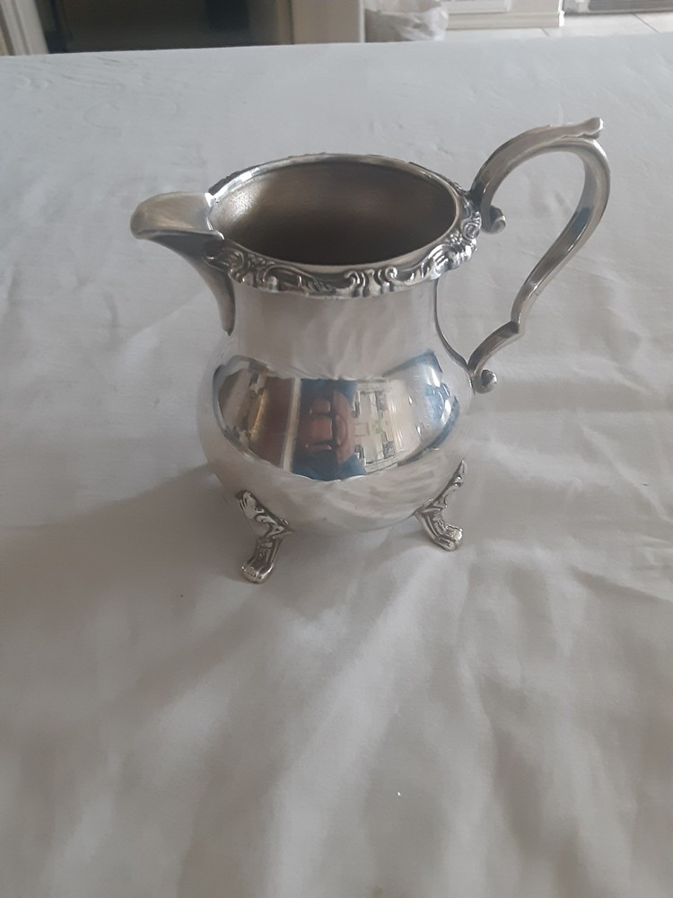 Wallace Vintage Silverplated Creamer 1100