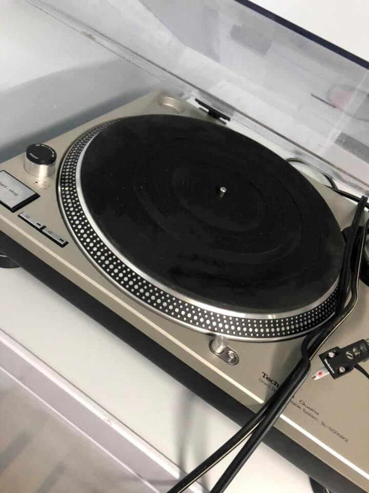 vintage technics turntable 1200