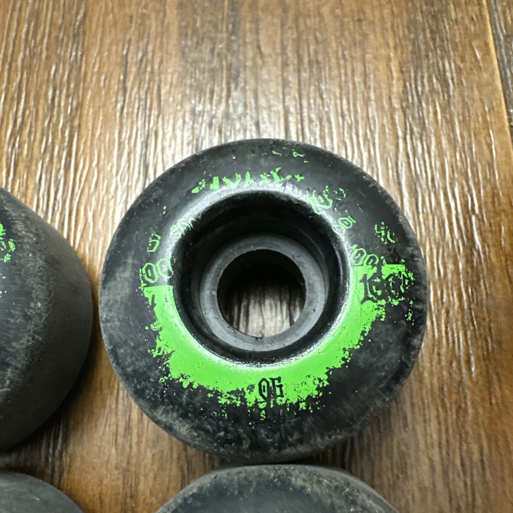 bones skateboard wheels Black & Green Great