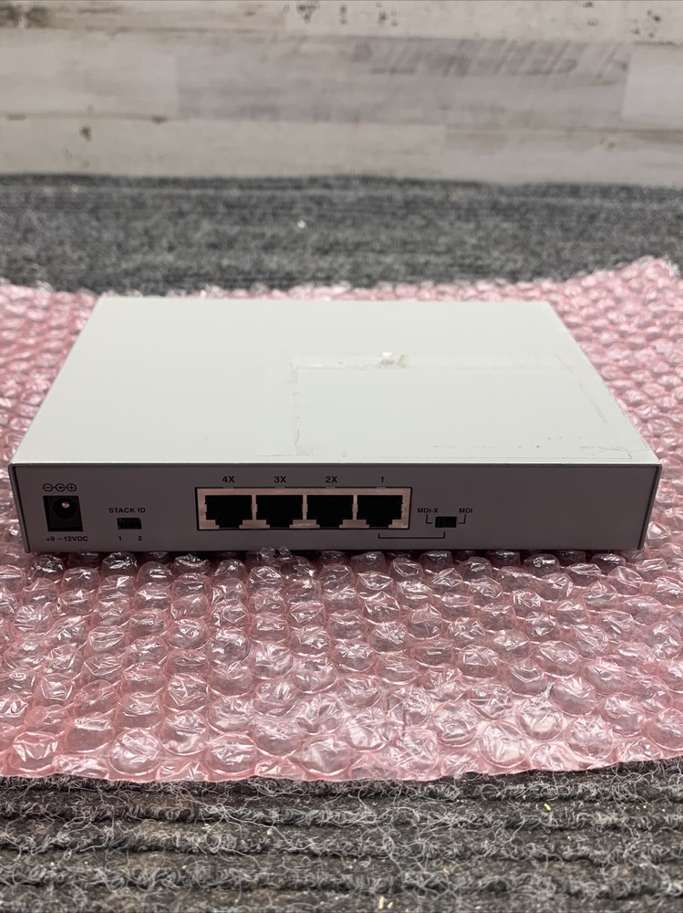 Used CentreCom 4 Port Stackable Hub MR904TX