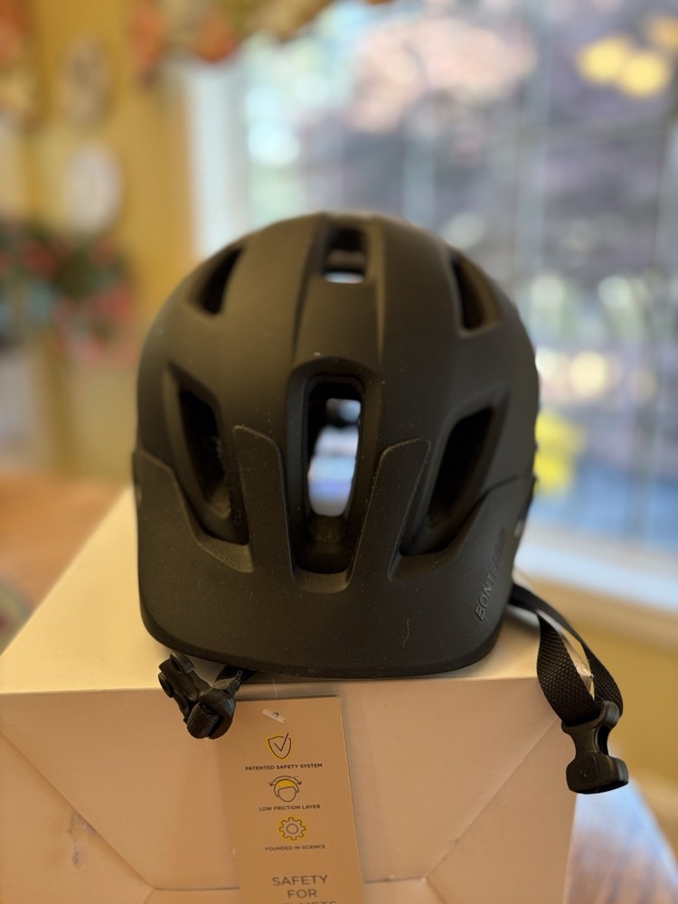 Montrager XL Quantum MIPS Helmet