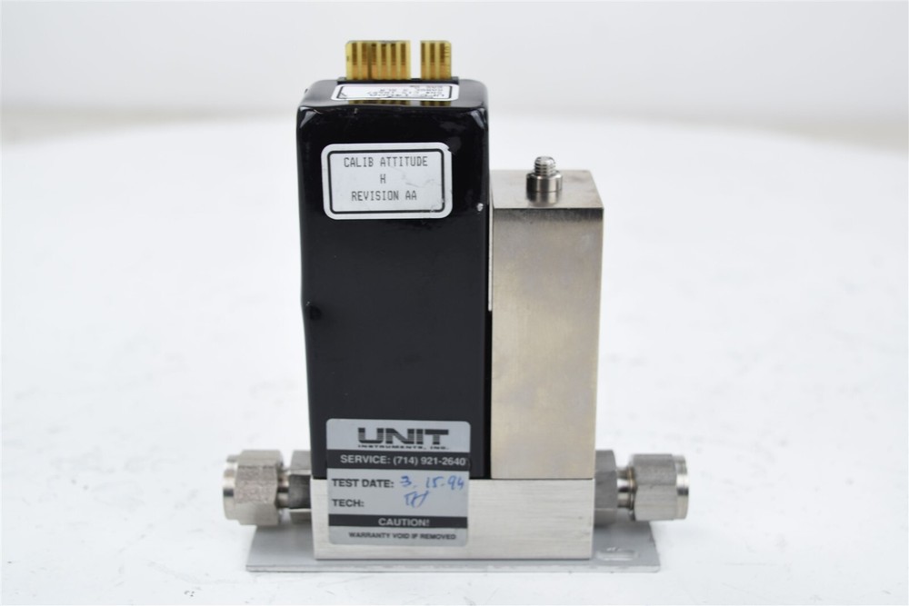 Unit UFC-1400A Mass Flow Controller Gas: O₂ / Range: 5 SLM