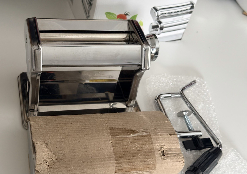 Nuvantee Pasta Machine (150 roller w/ cutter)