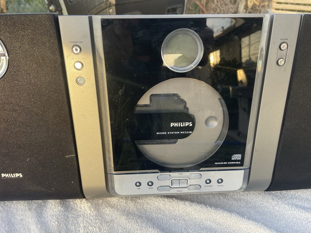 PHILIPS MC235B Micro System CD Player W/ SPEAKERS