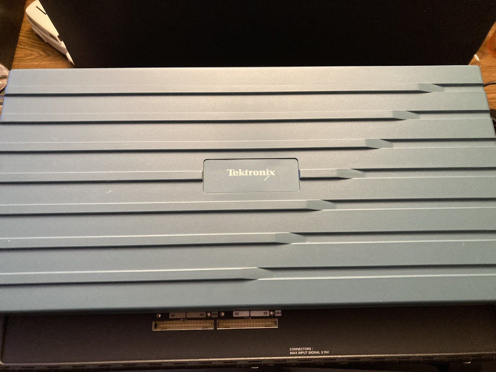 Tektronix TLA601 Logic Analyzer 34 Ch Works