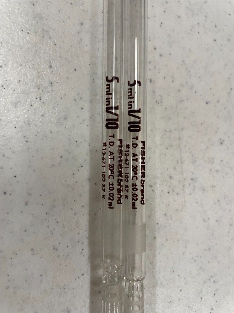 Assorted glass laboratory pipets