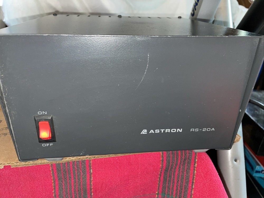 Astron RS-20A 13.8VDC 20A Linear Power Supply