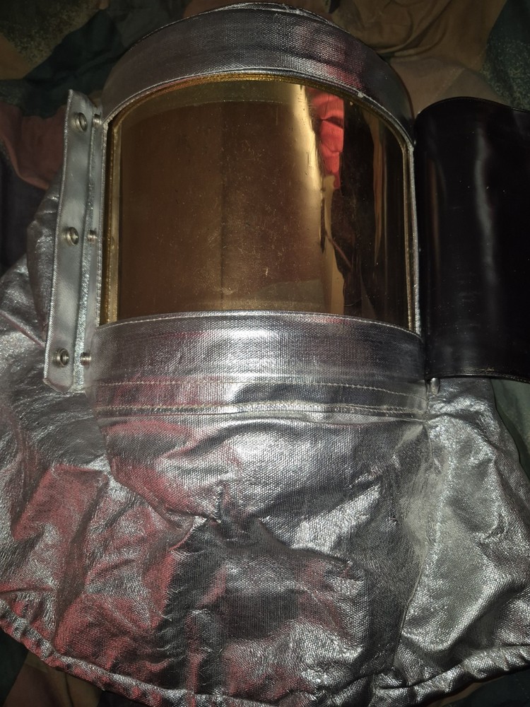 Fireman's Aluminumized Over Pants & Helmet - Medium 34-37