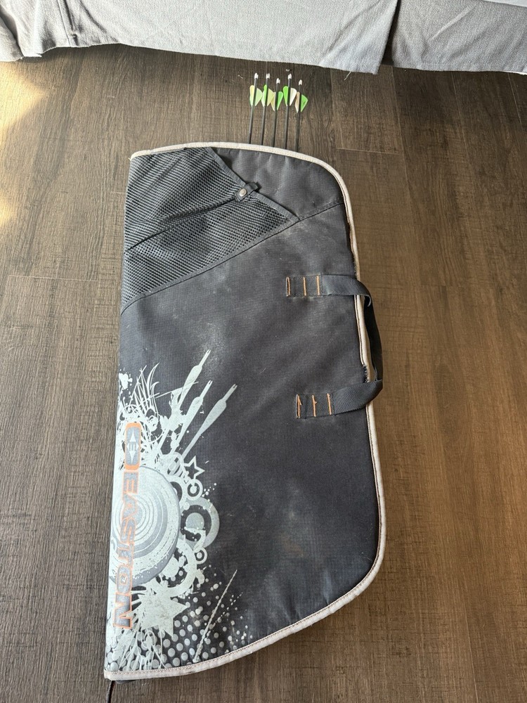 Diamond by Bowtech Complete Starter Bow Package Compound