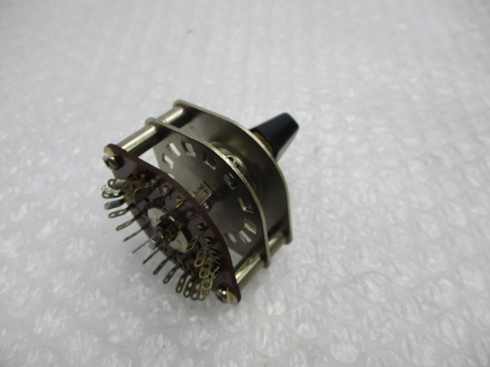 INDUSTRIAL SPARE 1987-6 ROTARY SWITCH UNMP