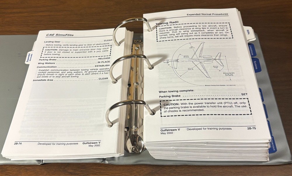 Gulfstream V plane Cockpit Reference Handbook (CAE SimuFlite, 2007) binder/GUC