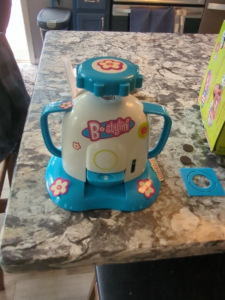 Bandai 2003 B*Stylin' Button Designer Badge Maker Machine Only