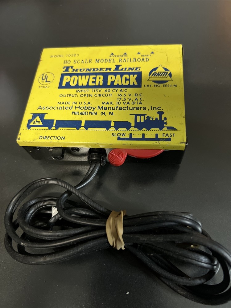 VTG HOBBY TRANSFORMER No.70203 H.O.TRAIN CONTROLLER POWER PACK