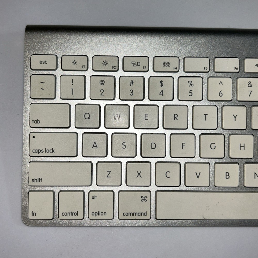 Apple A1314 Wireless Keyboard