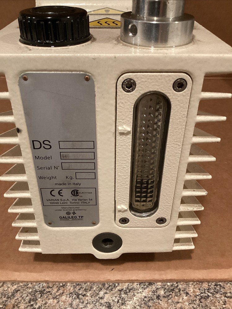 Varian DS302 Rotary Vane Vacuum Pump Read Description
