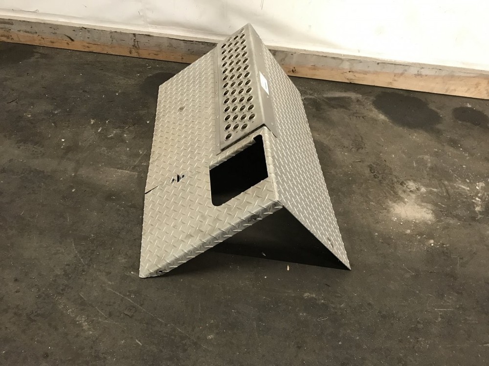 Cummins ISB Exhaust DPF Cover - Used