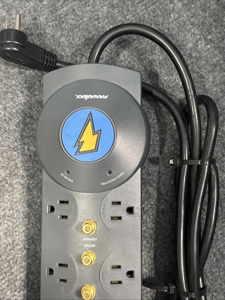 Panamax MAX 8 DBS+3 Surge Protector Power Conditioner (Model: M8DBS3) Strip