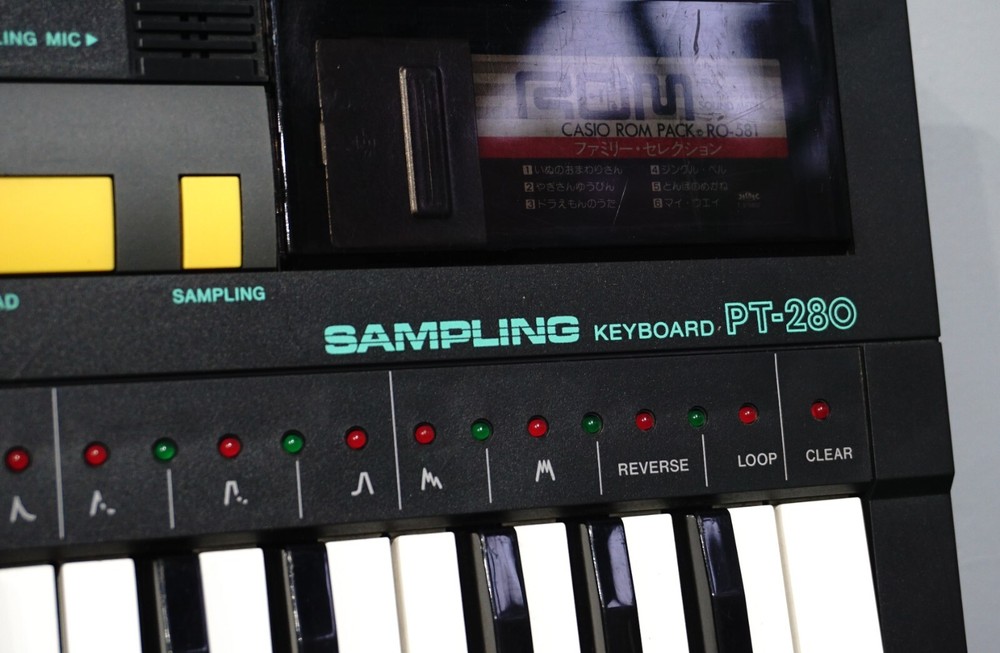 Casio PT-280 Mini Portable Pulse Code Modulation Sampling Keyboard W/ ROM pack