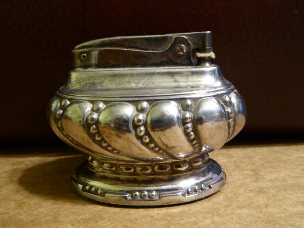 Vintage Ronson Crown Silver Plated Table Lighter