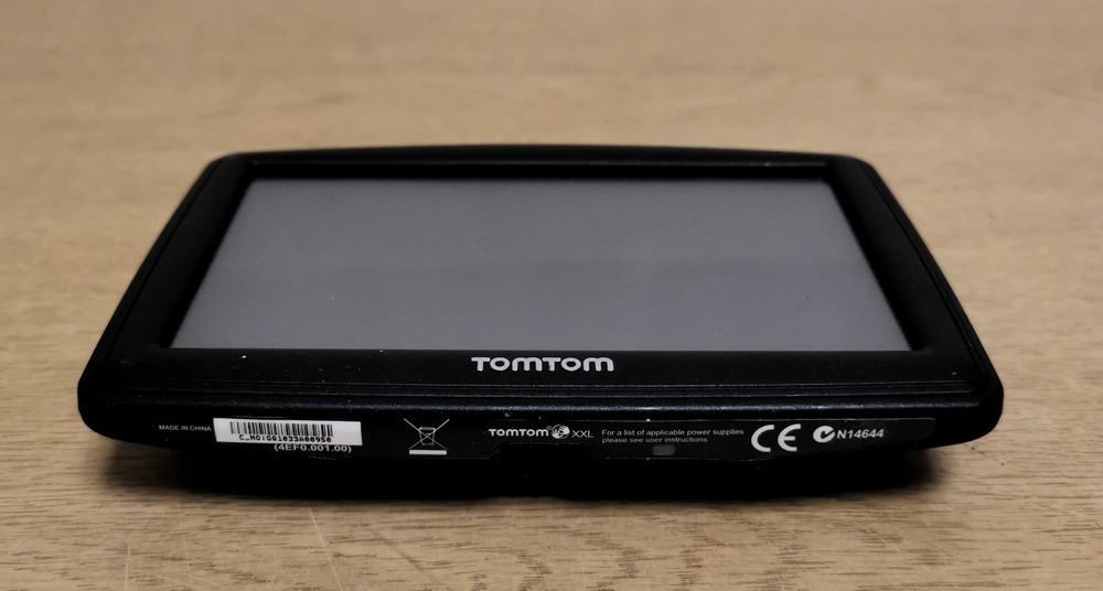 TomTom (4EF0.001.00) Carry & Charge Pack - Black *See Description*