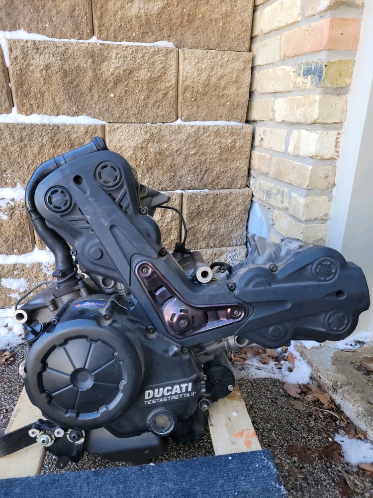 Ducati Diavel 2012 Engine Testastretta 11