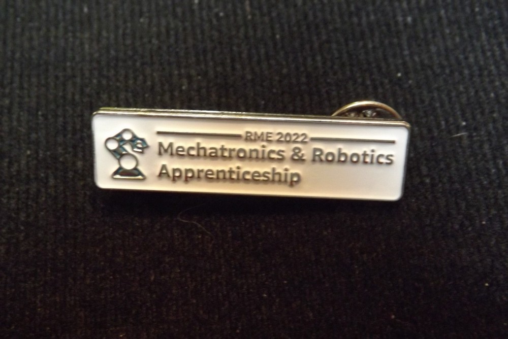 RME 2022 Mechatronics & Robotics Apprenticeship Lapel Pin ?? Amazon Program NIP