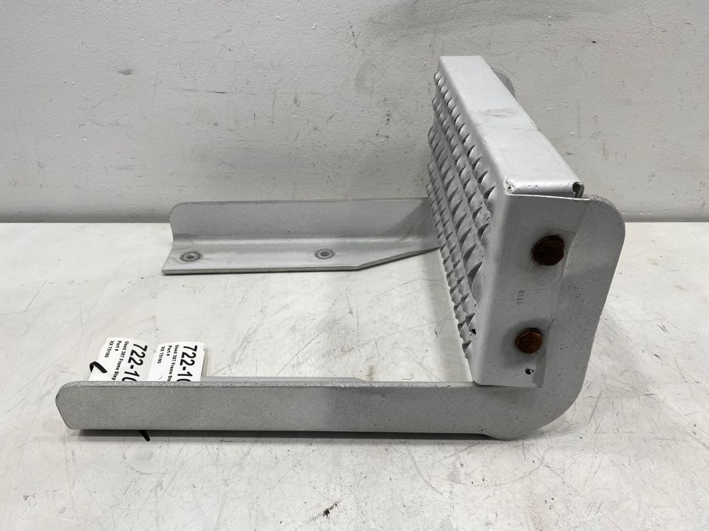 2004 Peterbilt 387 Frame Step (722-10259)
