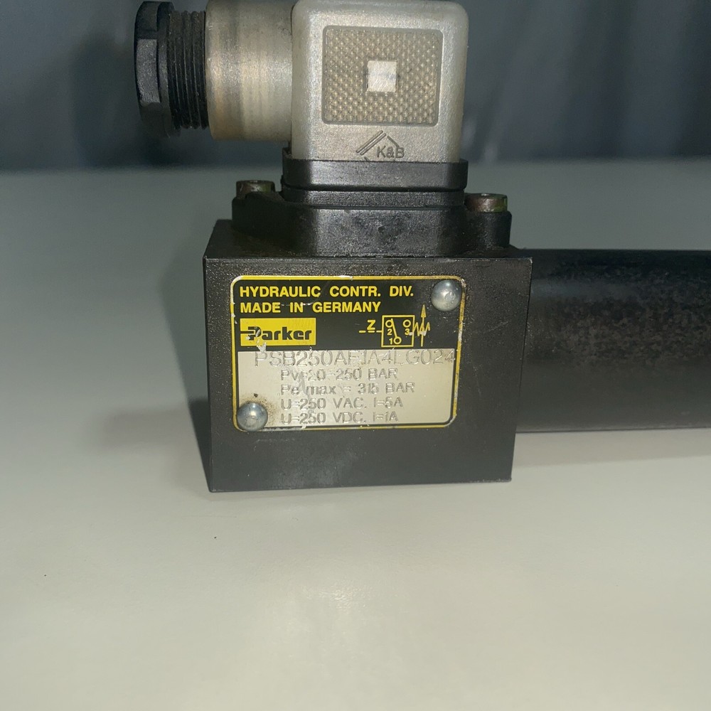 System pressure switch, Parker type PSB250AF1A4LG024