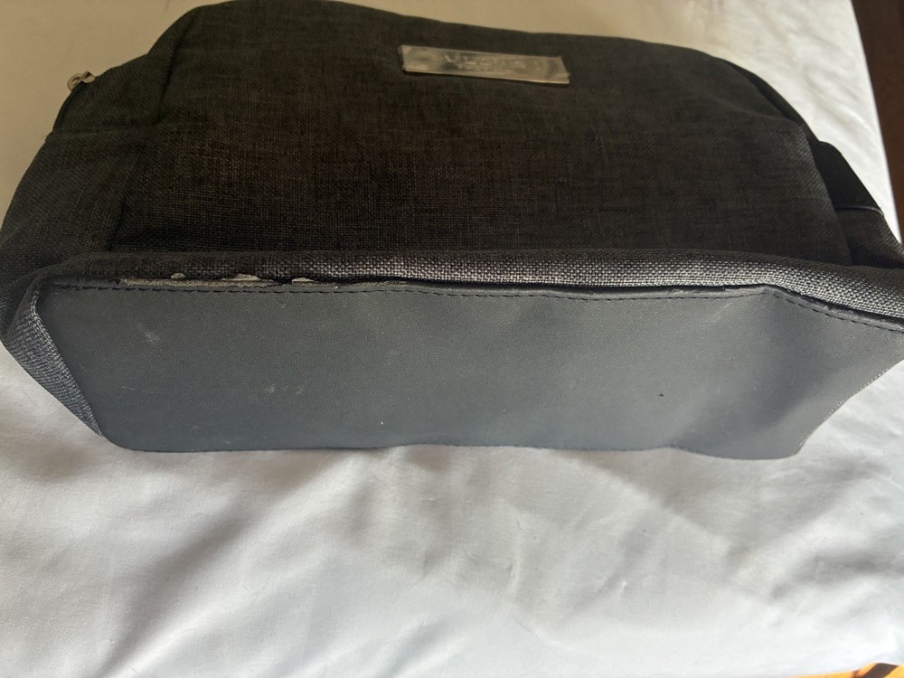 BVLGARI PARFUMS GREY POUCH