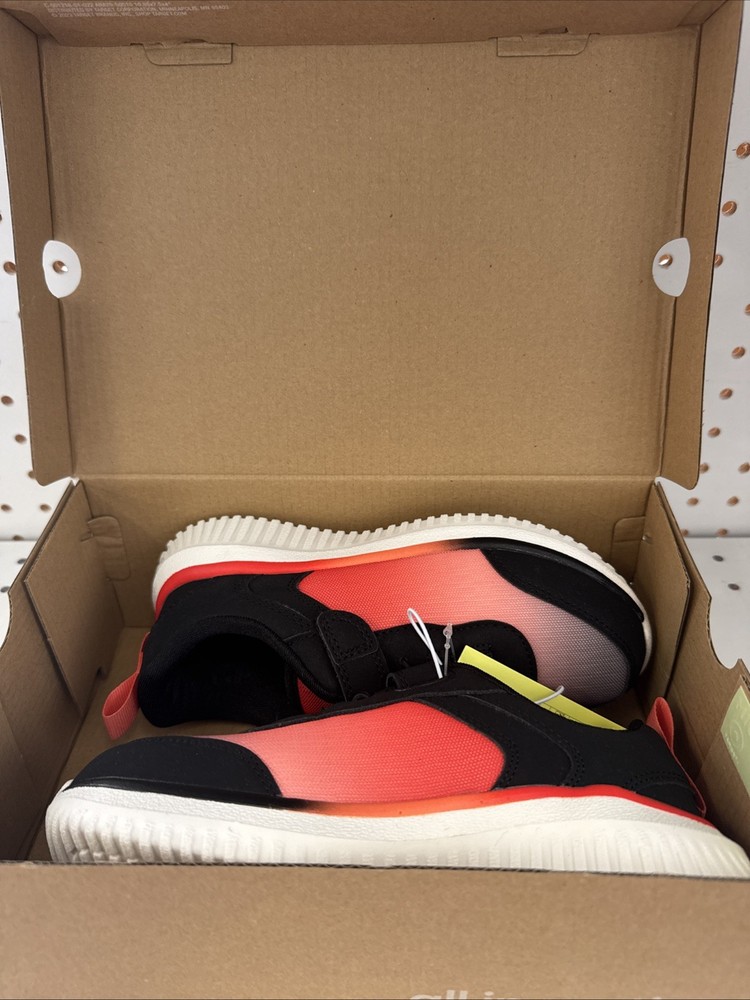All in Motion/ Dara_Sneaker. \Hook & Loop/ Red Size 1