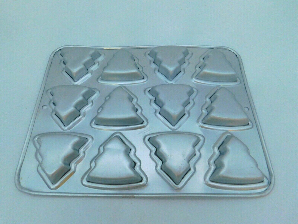 Wilton Christmas Tree Petite Cake Pan