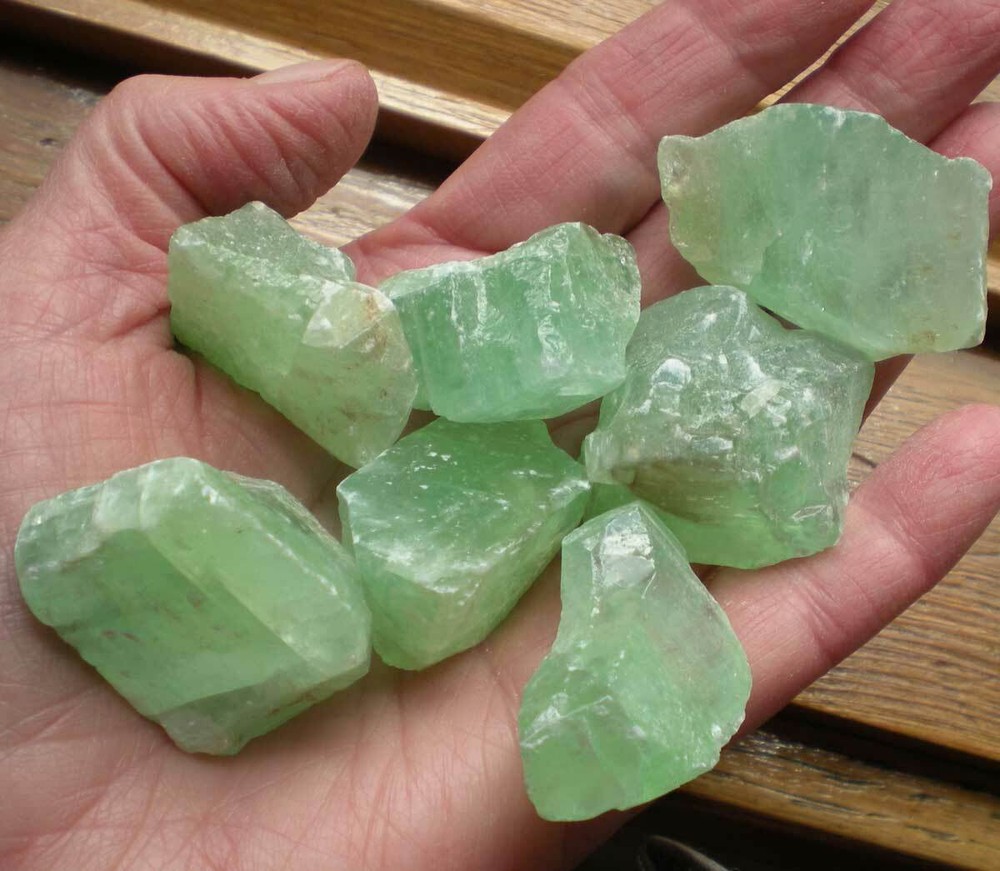 Emerald Calcite - 7 Rough Stones r1054